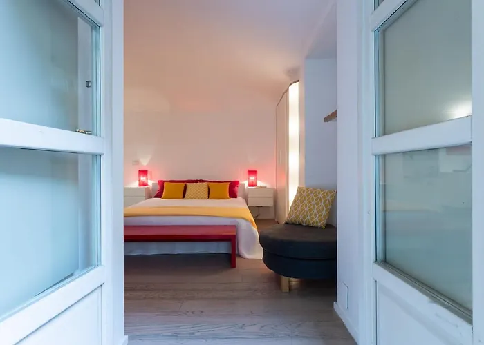 Red Studio Near Porta Nuova By Wonderful Italy